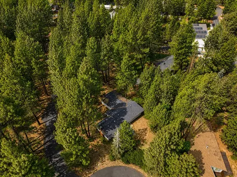 View/Area - 19968 Double Tree Ct, Bend, OR 97702 photo 1 of 2