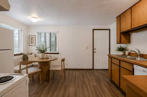 Dining - 19968 Double Tree Ct, Bend, OR 97702 photo 2 of 2