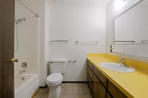 Bath - 19968 Double Tree Ct, Bend, OR 97702 photo 2 of 2