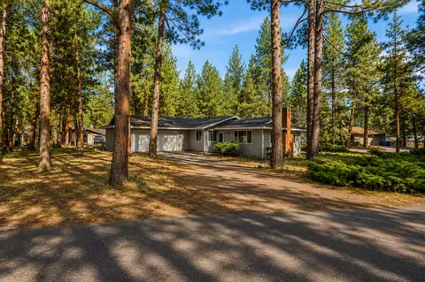 19968 Double Tree Ct, Bend, OR 97702