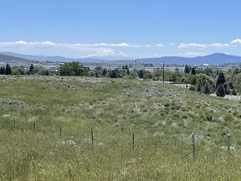 0 Foothills Blvd #LOT 300, Klamath Falls, OR 97603