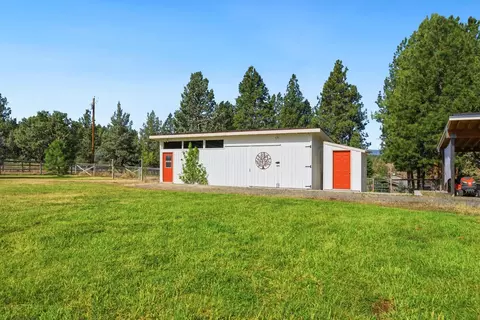 Exterior - 20123 Elder Ln, Bend, OR 97703 photo 12 of 14