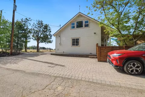 Exterior - 20123 Elder Ln, Bend, OR 97703 photo 3 of 14