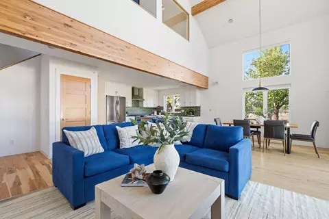 Living - 20123 Elder Ln, Bend, OR 97703 photo 1 of 1