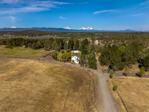 View/Area - 20123 Elder Ln, Bend, OR 97703 photo 1 of 4