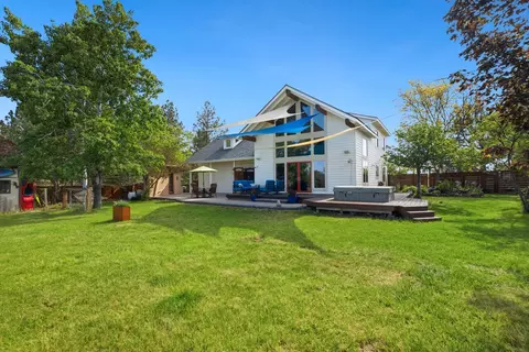 Exterior - 20123 Elder Ln, Bend, OR 97703 photo 10 of 14