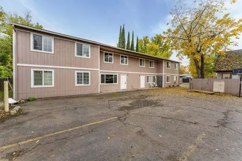1215 W Main St, Medford, OR 97501