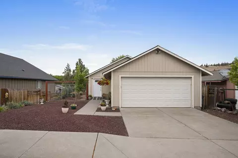 552 SW Lincoln St, Madras, OR 97741