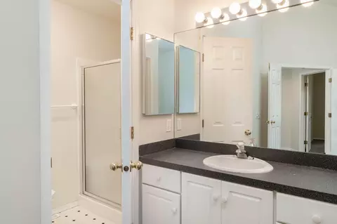 Bath - 3389 NE Stonebrook Loop, Bend, OR 97701 photo 2 of 3