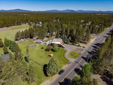 View/Area - 52971 Bridge Dr, La Pine, OR 97739 photo 3 of 4