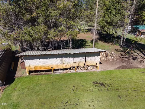 Exterior - 52971 Bridge Dr, La Pine, OR 97739 photo 3 of 7
