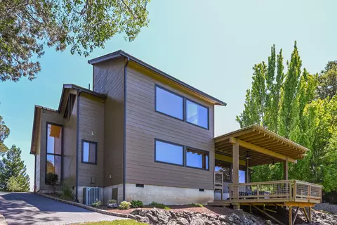 2546 Fisher Rd, Roseburg, OR 97471