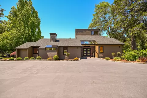 2546 Fisher Rd, Roseburg, OR 97471