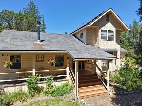 335 Sheraton Dr, Williams, OR 97544