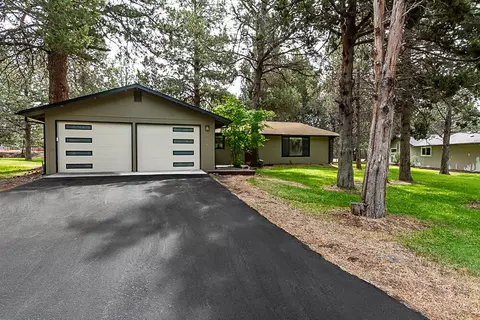 61346 Robin Hood Ln, Bend, OR 97702
