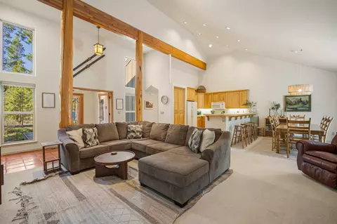 57742 Wallowa Ln, Sunriver, OR 97707