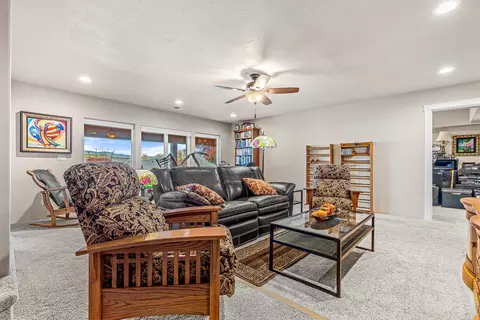 Living - 161 Skyhawk Dr, Eagle Point, OR 97524 photo 5 of 7