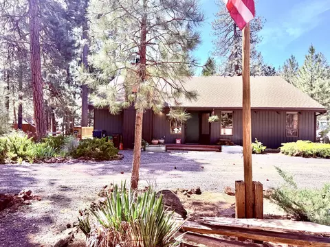 68964 Graham Ct, Sisters, OR 97759