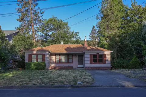 1434 NW Hawthorne Ave, Grants Pass, OR 97526