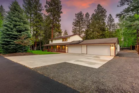 557 E Tyee Dr, Sisters, OR 97759 photo 3
