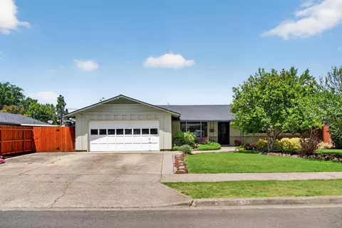 560 Souvenir St, Medford, OR 97501