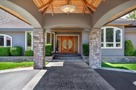 Exterior - 20180 Winston Loop, Bend, OR 97703 photo 1 of 10