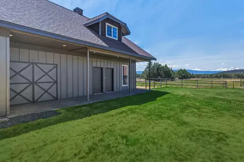 Exterior - 20180 Winston Loop, Bend, OR 97703 photo 4 of 10