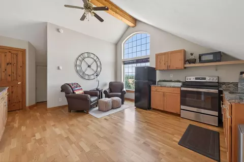 Kitchen - 20180 Winston Loop, Bend, OR 97703 photo 5 of 6