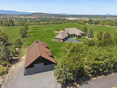 View/Area - 20180 Winston Loop, Bend, OR 97703 photo 2 of 2