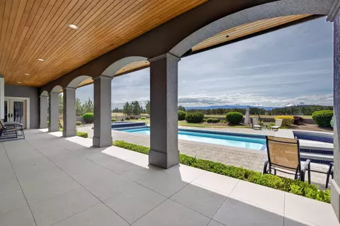 Exterior - 20180 Winston Loop, Bend, OR 97703 photo 7 of 10