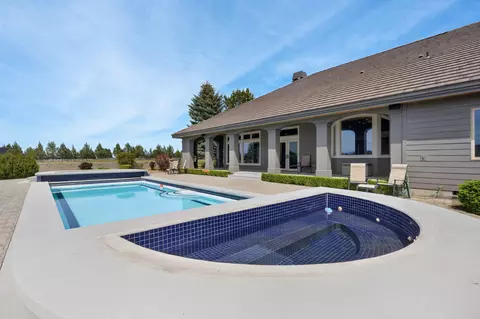 Exterior - 20180 Winston Loop, Bend, OR 97703 photo 9 of 10