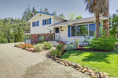 7355 Wagner Creek Rd, Talent, OR 97540