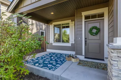 Exterior - 20909 Sotra Loop, Bend, OR 97702 photo 3 of 17
