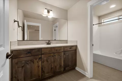Bath - 20909 Sotra Loop, Bend, OR 97702 photo 2 of 2