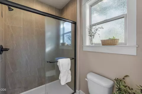 Bath - 20909 Sotra Loop, Bend, OR 97702 photo 1 of 3