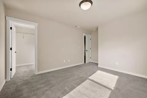 Bedroom - 20909 Sotra Loop, Bend, OR 97702 photo 5 of 8
