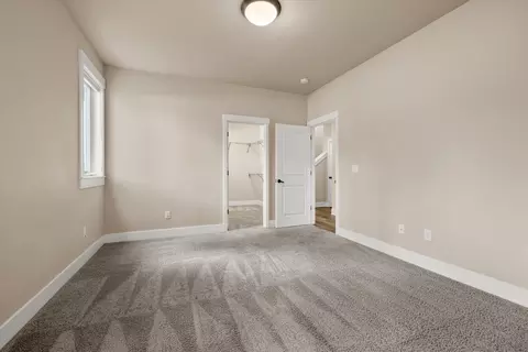 Bedroom - 20909 Sotra Loop, Bend, OR 97702 photo 2 of 8