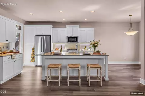 Kitchen - 20909 Sotra Loop, Bend, OR 97702 photo 1 of 2