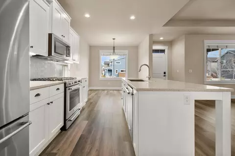 Kitchen - 20909 Sotra Loop, Bend, OR 97702 photo 2 of 4