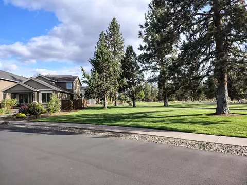 Exterior - 20909 Sotra Loop, Bend, OR 97702 photo 6 of 11