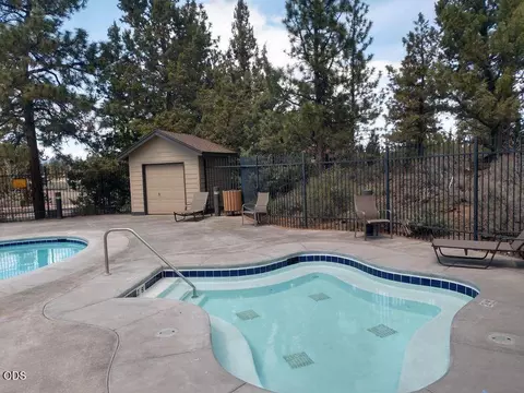 Exterior - 20909 Sotra Loop, Bend, OR 97702 photo 10 of 11