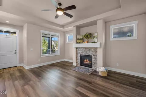 Living - 20909 Sotra Loop, Bend, OR 97702 photo 2 of 4