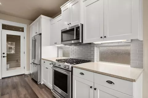 Kitchen - 20909 Sotra Loop, Bend, OR 97702 photo 4 of 4