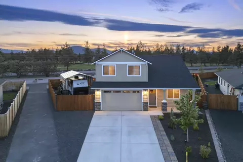 4999 SW Yew Pl, Redmond, OR 97756