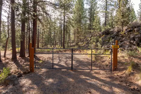 19787 Foster Ln, Bend, OR 97702 photo 42