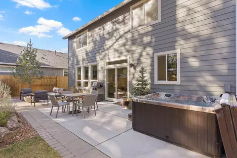 Exterior - 20429 SE Senden Ln, Bend, OR 97702 photo 7 of 19