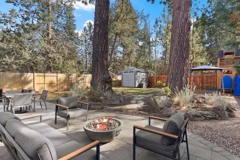 Exterior - 20429 SE Senden Ln, Bend, OR 97702 photo 6 of 19