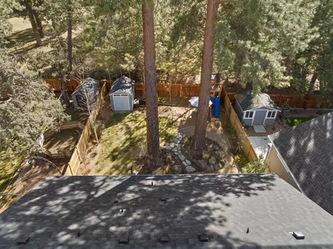 Exterior - 20429 SE Senden Ln, Bend, OR 97702 photo 18 of 19