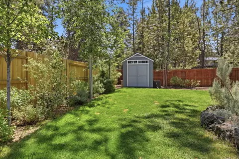 Exterior - 20429 SE Senden Ln, Bend, OR 97702 photo 12 of 19
