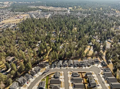 View/Area - 20429 SE Senden Ln, Bend, OR 97702 photo 4 of 4